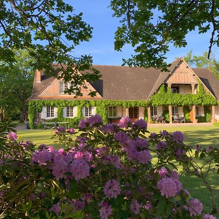 Les Vieux Guays Bed & Breakfast Cerdon  ภายนอก รูปภาพ