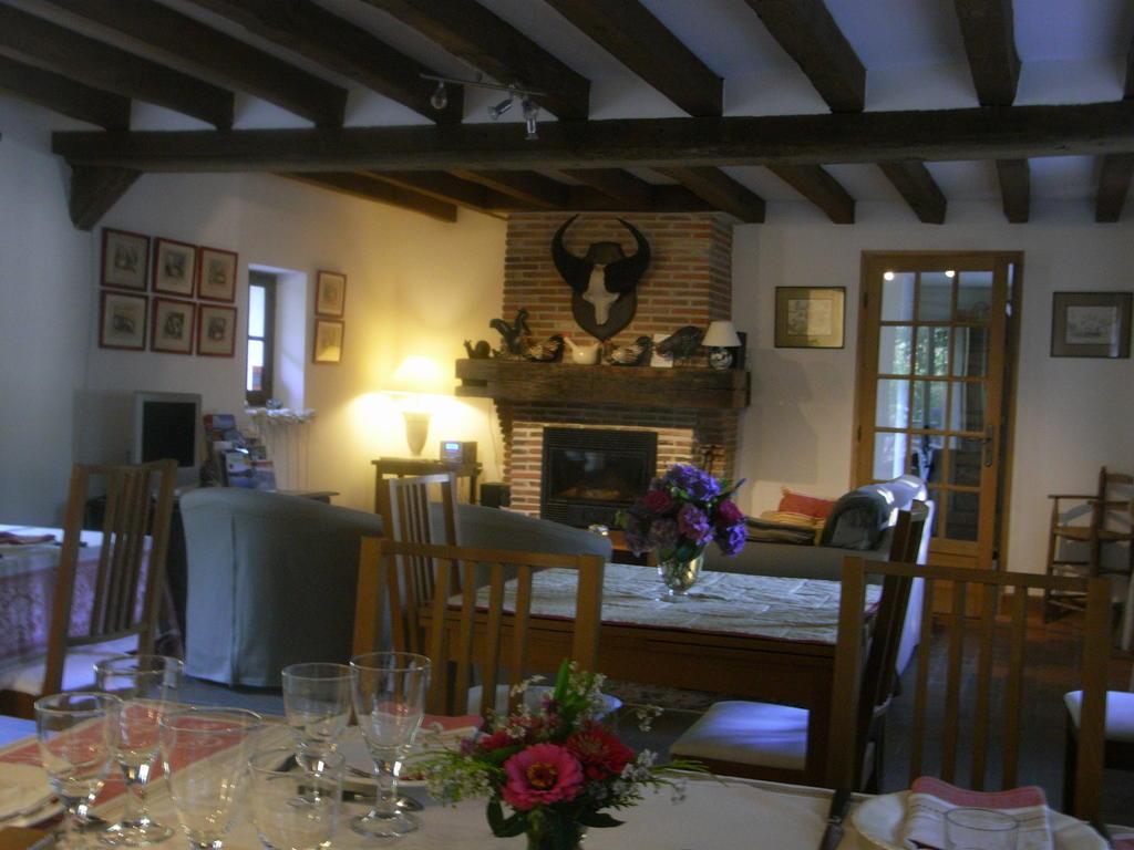 Les Vieux Guays Bed & Breakfast Cerdon  ภายนอก รูปภาพ